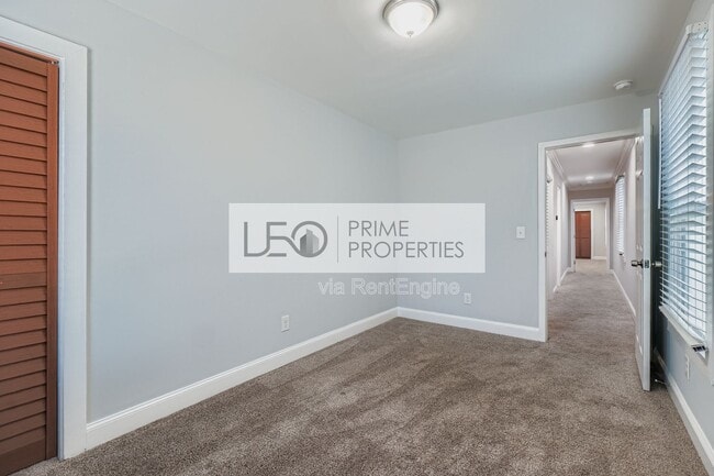 Building Photo - 677 Ira St SW