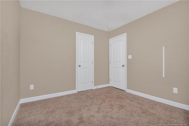 Building Photo - 4 Bedroom 2.5 Bathroom