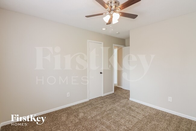 Building Photo - 14411 Craig Ave