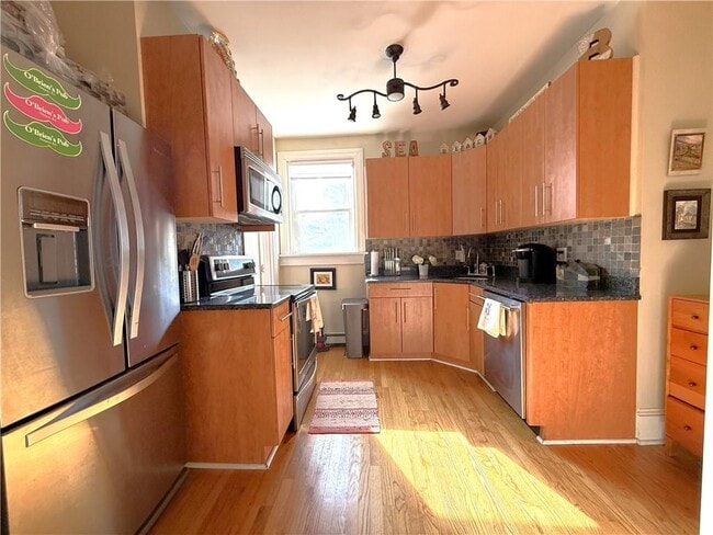 Building Photo - 3 Howard St