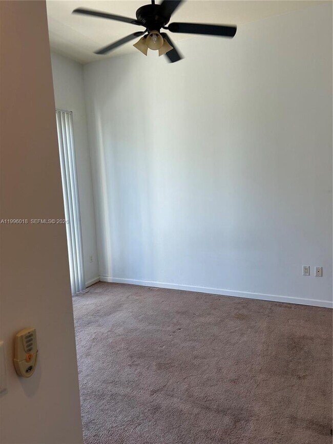 Building Photo - 600 W Las Olas Blvd