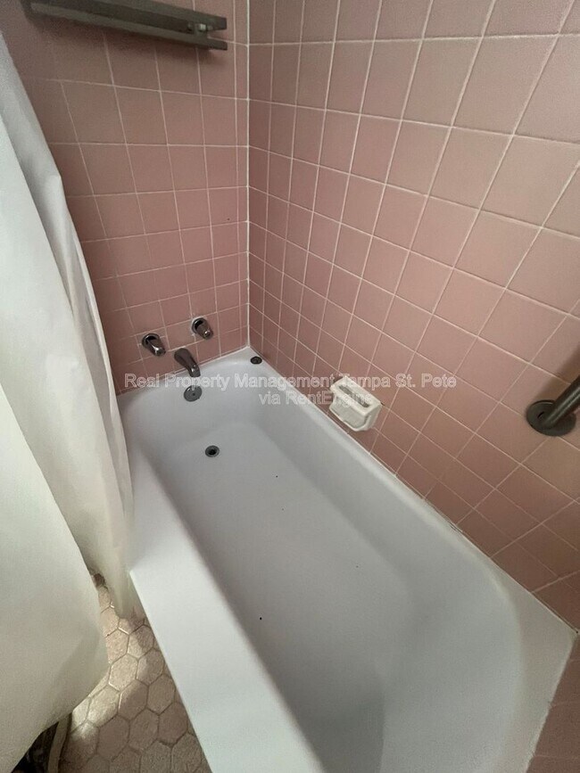 Building Photo - 6900 Miami St