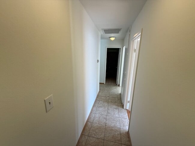 Building Photo - Charming Single-Story 3-Bedroom Home in Newhall!