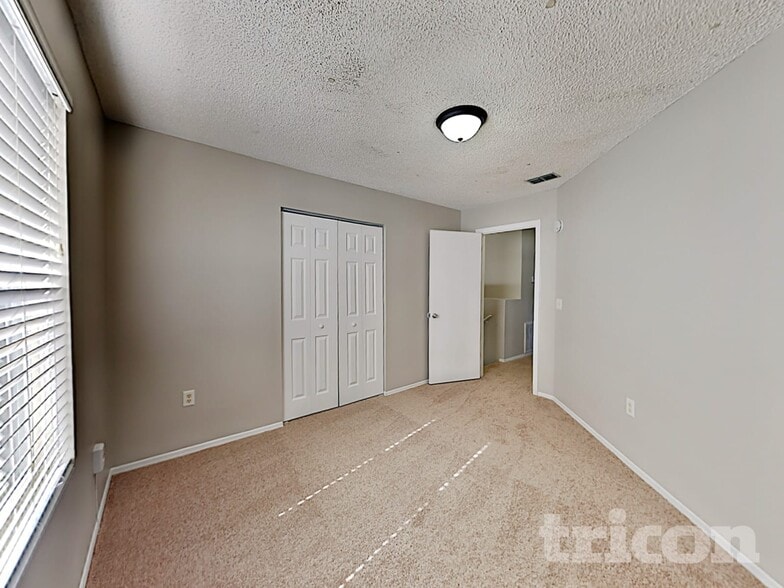 Building Photo - 10418 Glassborough Dr