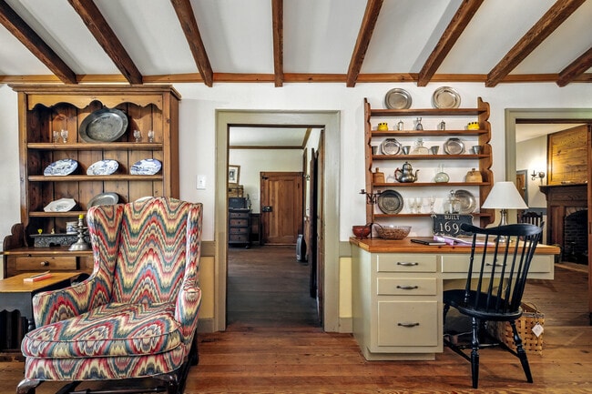 Building Photo - 11826 Colonial Trail W