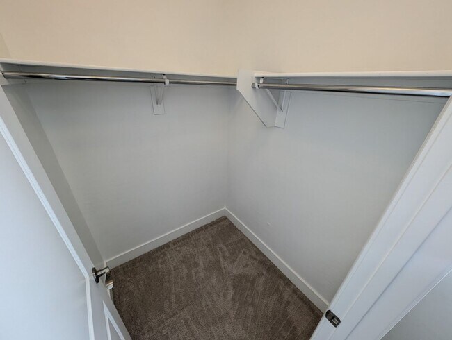 Building Photo - 3622 Portiani Dr