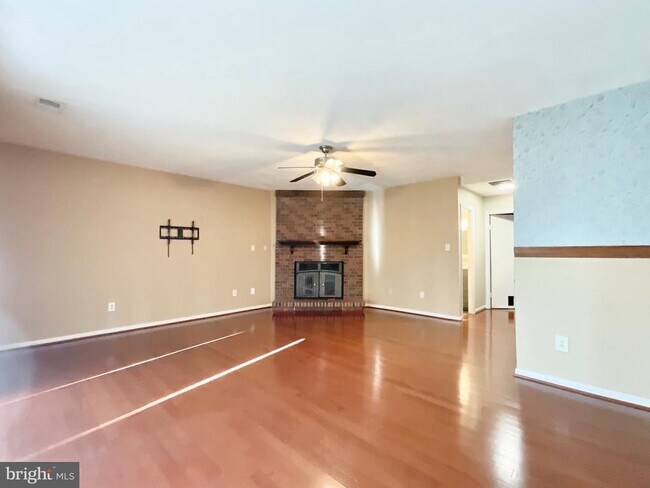 Building Photo - 20140 Timber Oak Ln