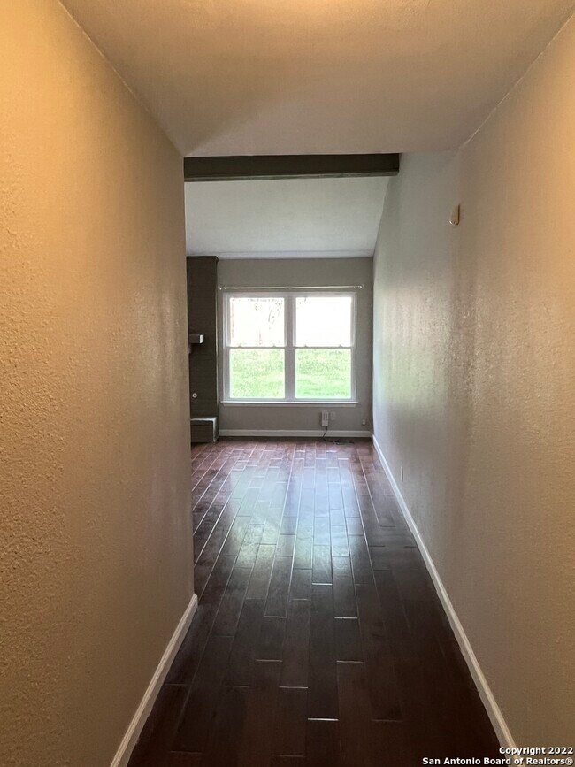Building Photo - 1018 Ericson Dr