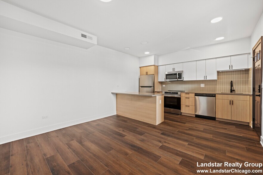 Building Photo - 1241 Chicago Ave