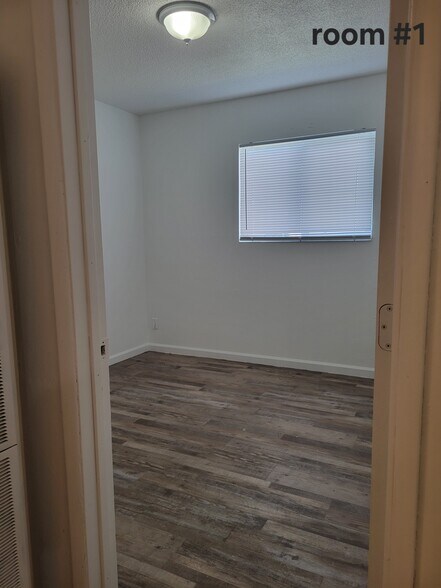 Building Photo - 20237 Mulberry St