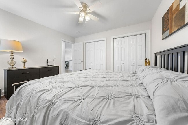 Building Photo - 720 Queen St