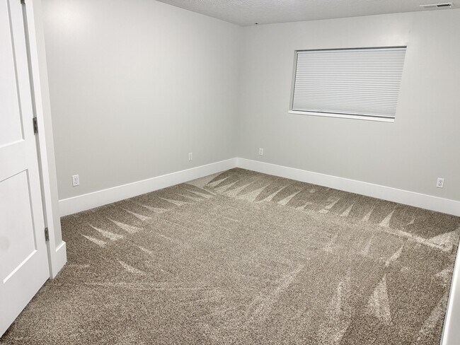 Building Photo - 1729 Colchester Ct