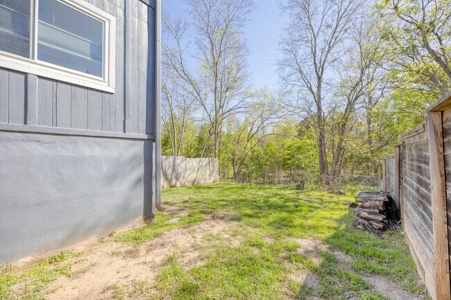 Building Photo - 5407 Spring Meadow Rd