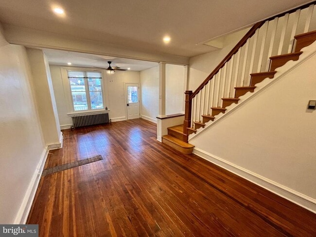 Building Photo - 419 Markle St
