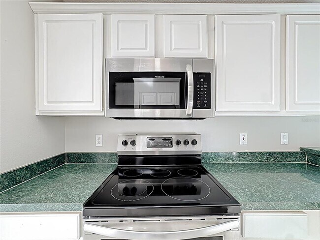 Building Photo - 13642 Emeraldview Dr