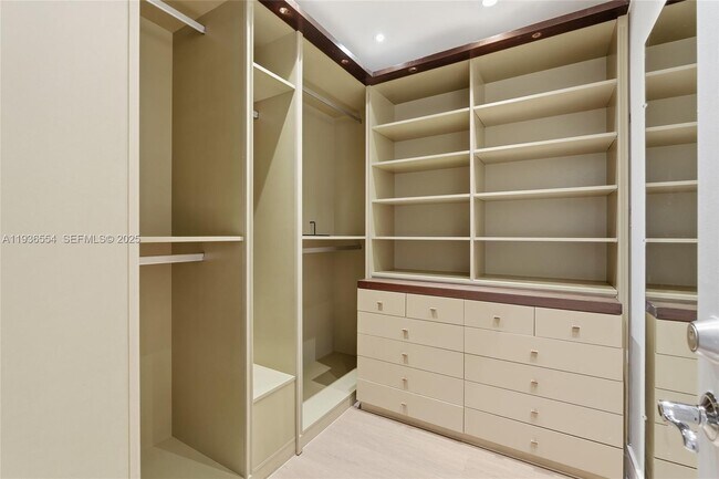 Building Photo - 3135 NE 211th St