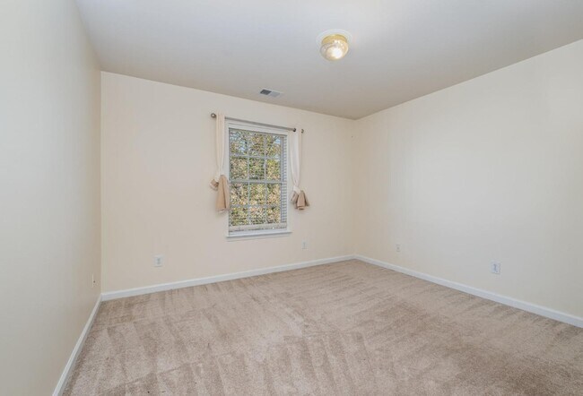 Building Photo - 2108 Tommy Ln