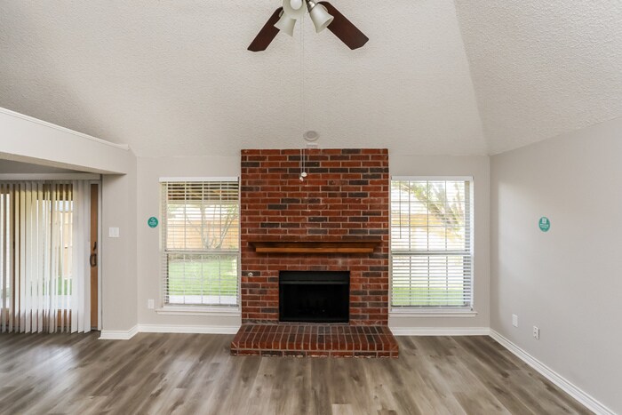 Building Photo - 819 Crooked Creek Ln