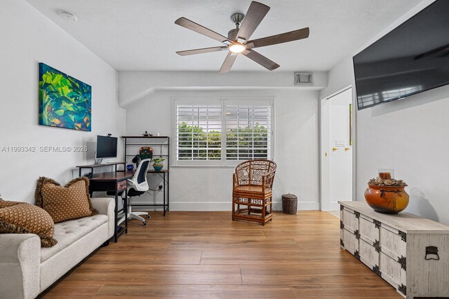 Building Photo - 9517 Bay Dr