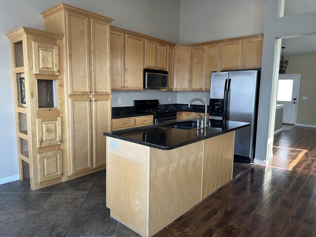 Building Photo - 113 Manilla Dr