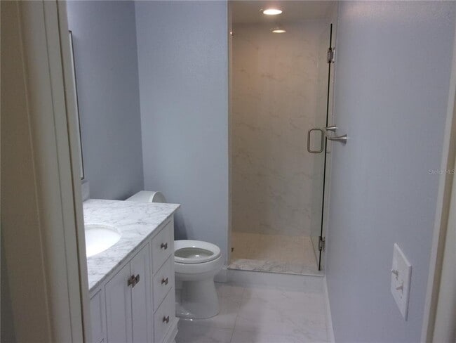 Building Photo - 132 E Cypress Ct