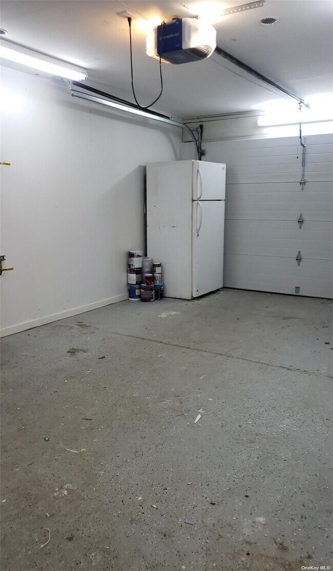 Building Photo - 1 Harvest Ln