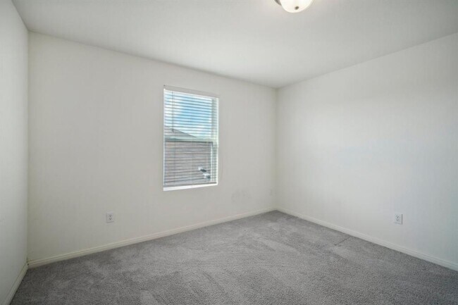 Building Photo - 200 Gemsbok Rd