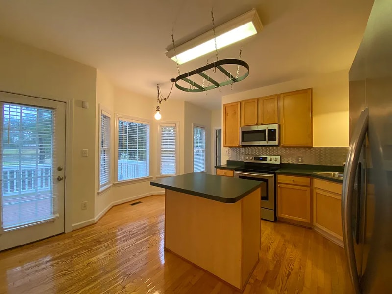 Building Photo - 210 Kelly W Dr