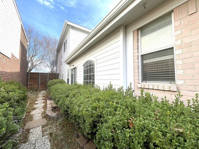 Building Photo - House for Lease in West Plano