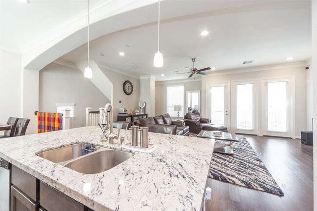 Building Photo - 12258 Oxford Cres Cir