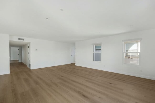 Building Photo - 312 Cazador Ln