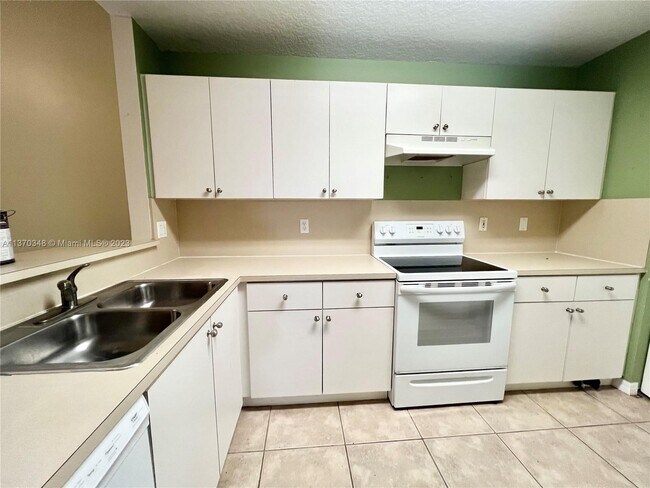 Building Photo - 2313 Clipper Pl