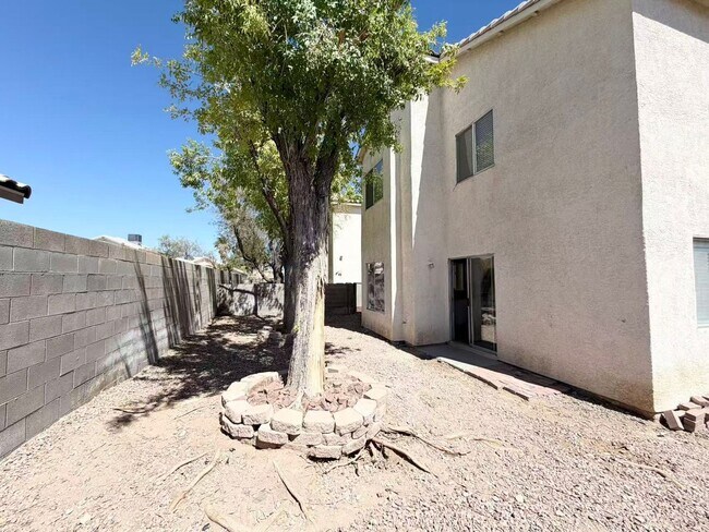 Building Photo - 8256 10 Gallon Ct
