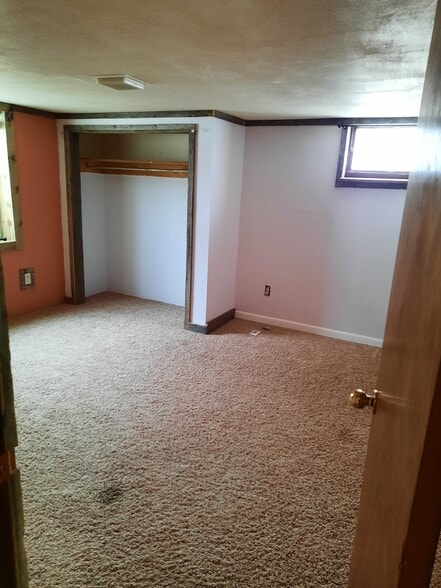 Basement bedroom #2 - 40016 Linden Dr