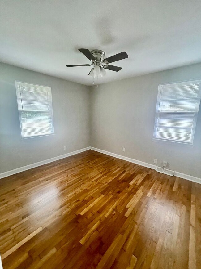 Building Photo - Newly renovated Ranch style 3 bedroom 1 ba...