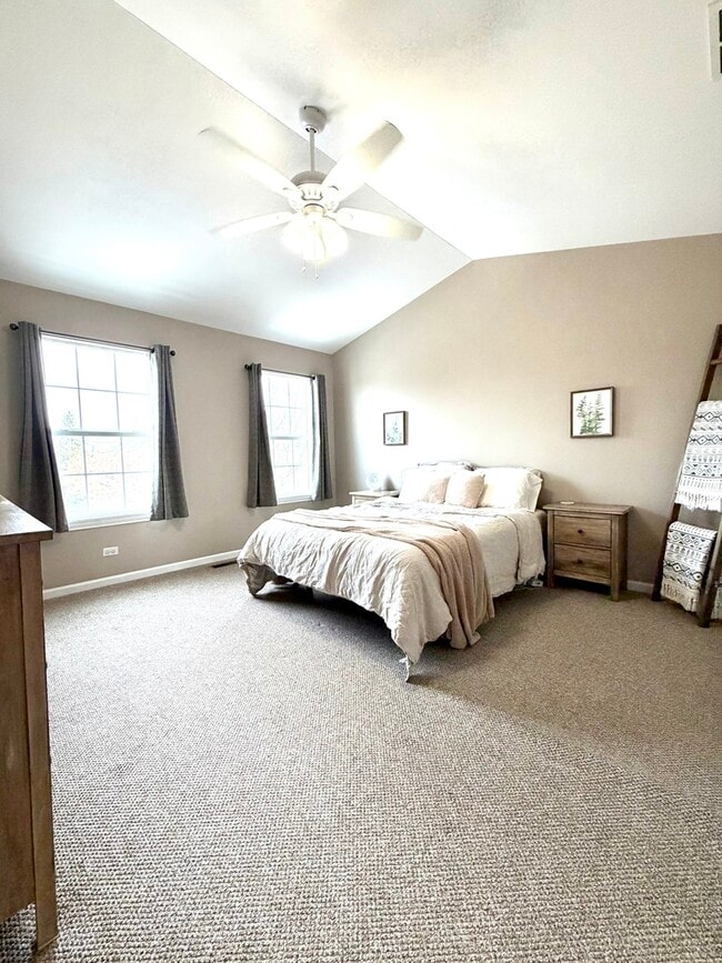 Building Photo - 362 Broadmoor Ln