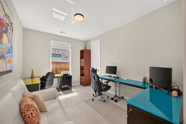 Building Photo - 21207 Electric Lgt Trl