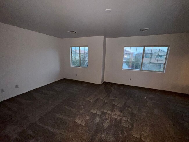 Building Photo - Fresh Paint/New Flooring all inside! Four ...