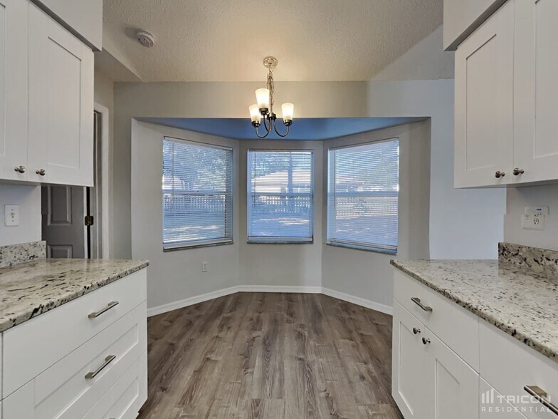 Building Photo - 12285 Villa Rd
