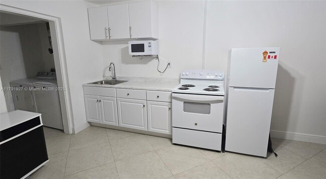 Building Photo - 1401 NW 79th Terrace