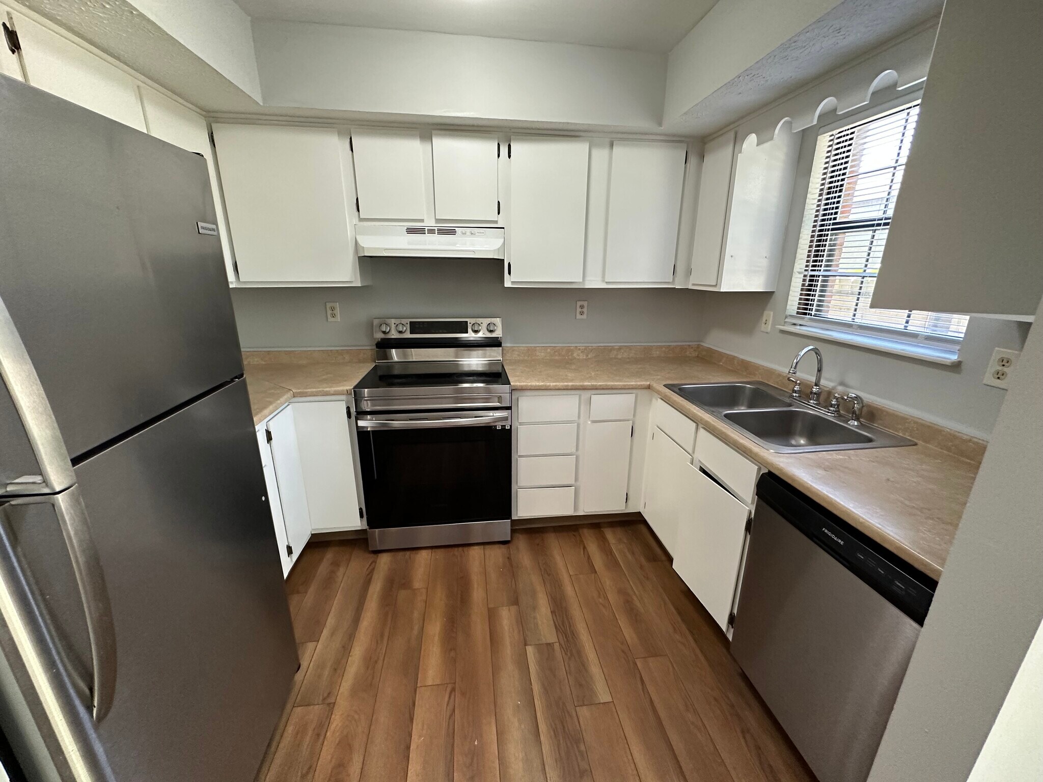 Building Photo - 6449 Brookedge Ct