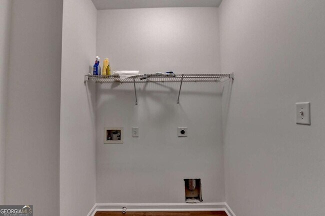 Building Photo - 979 Parkside Wood Ct