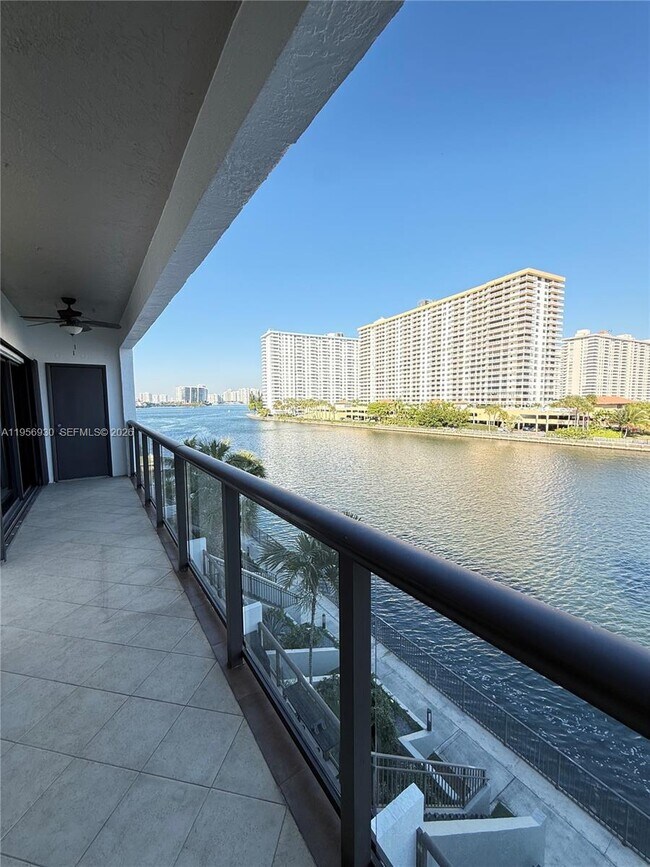 Building Photo - 4000 NE 168th St