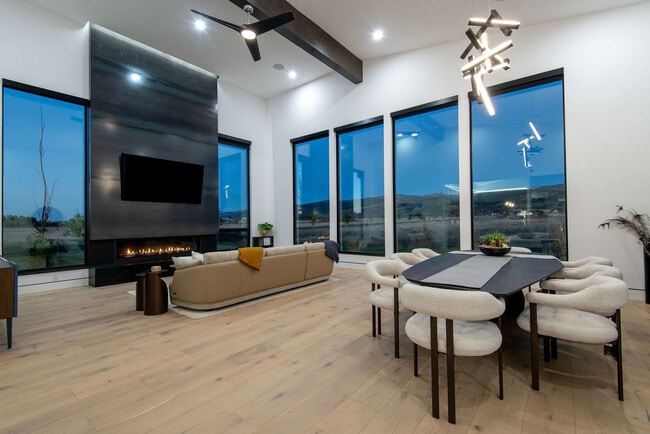 Building Photo - 779 Lucia Ln