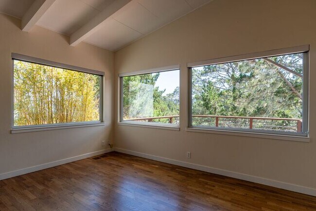Building Photo - Hilltop Monterey Home