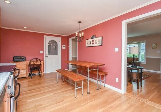 Building Photo - 19 Beatty St