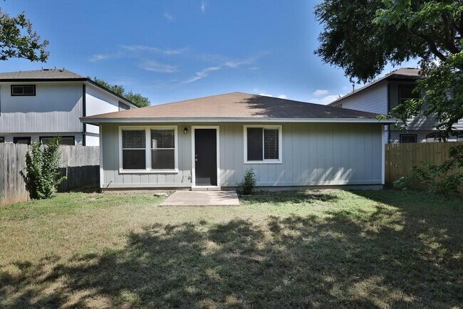 Building Photo - 1612 Sylvia Ln