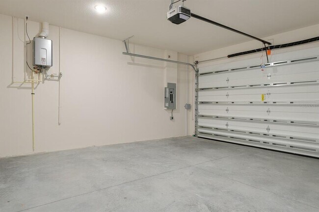 Building Photo - 410 Finn Wy