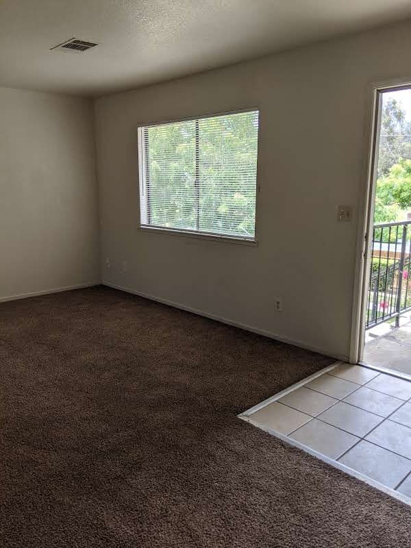 Building Photo - Competitively priced Two Bedroom Apartment Home! Do Not Miss Out On This Amazing Opportunity!