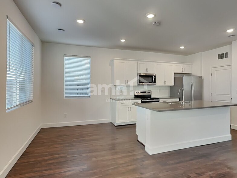 Building Photo - 2742 Hot Cider Ave